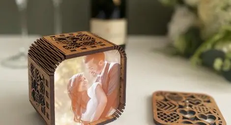 Photo box showing smiling bride and groom